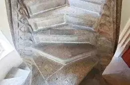 30 Instances Where Designers Created The Worst Stairs Imaginable