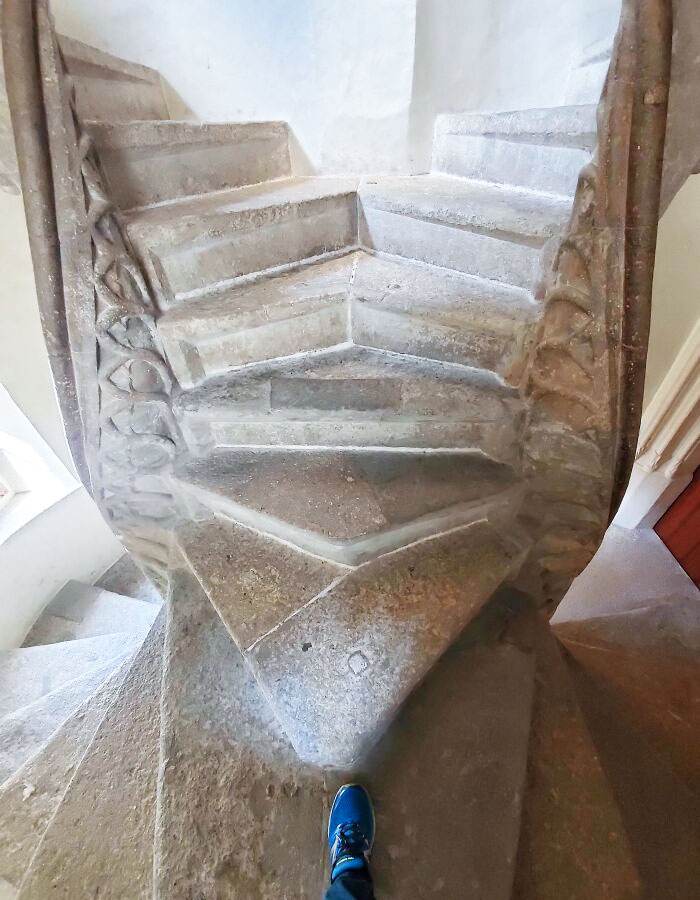  30 Instances Where Designers Created The Worst Stairs Imaginable