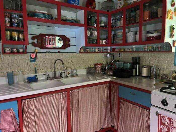 Vintage Kitchens 6690F1976E088 700