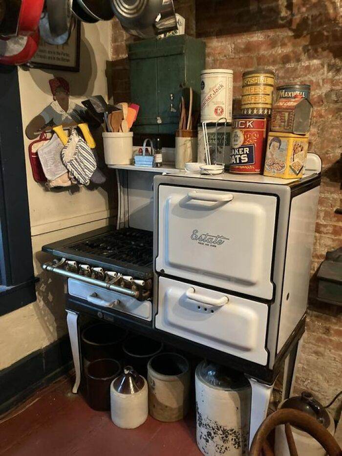 Vintage Kitchens 6690F29A7E585 700